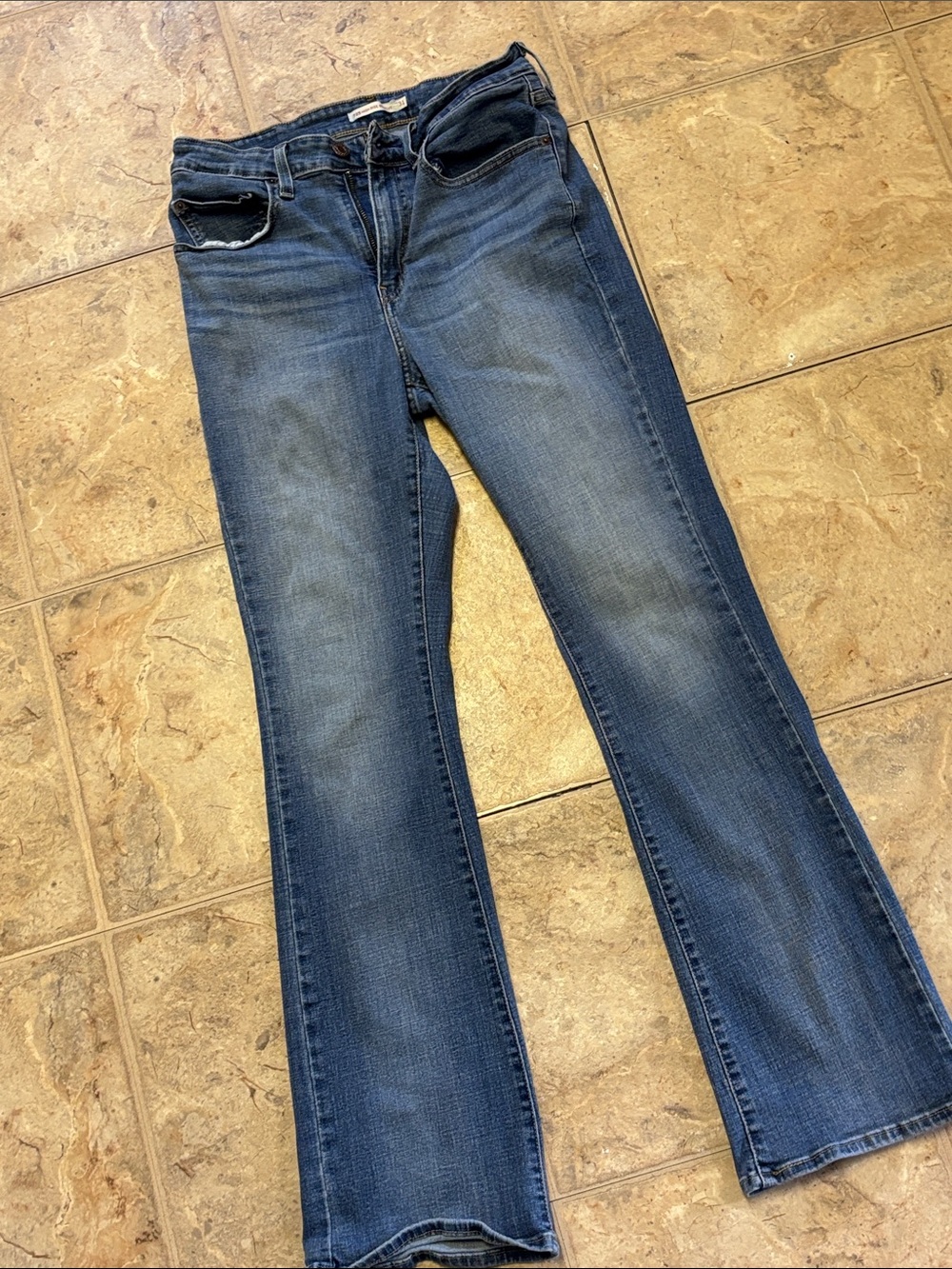 Women's Levi High-Rise Bootcut size W31 L32 Jeans